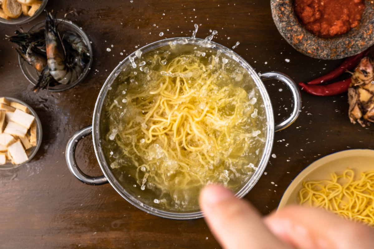 How to Cook Authentic Asian Noodles Without Overcooking | Fortune Noodles