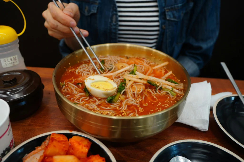 Learn how to boil fresh noodles, avoid yakisoba cooking mistakes, and keep noodles from sticking for perfect texture every time.
